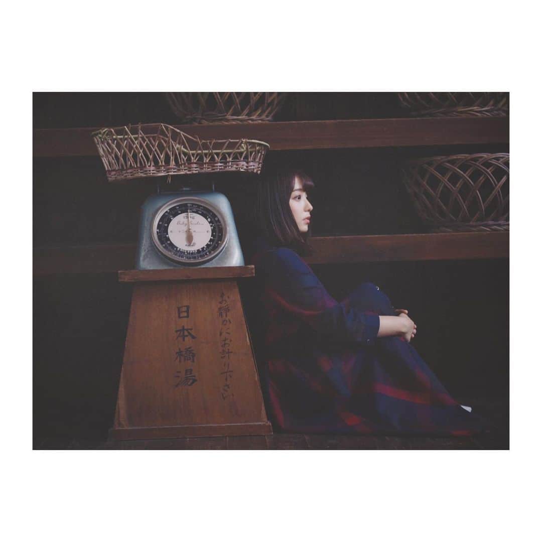 前田美里のインスタグラム：「無。(もうそろカメラの旅したいね) . #無 #アンニュイ #江戸東京たてもの園 #カメラ女子 #ポートレート #nikon #D5500 #ファインダー越しの私の世界 #写真好きな人と繋がりたい #photo #picture #portrait #japanesegirl #follow #followｍe」