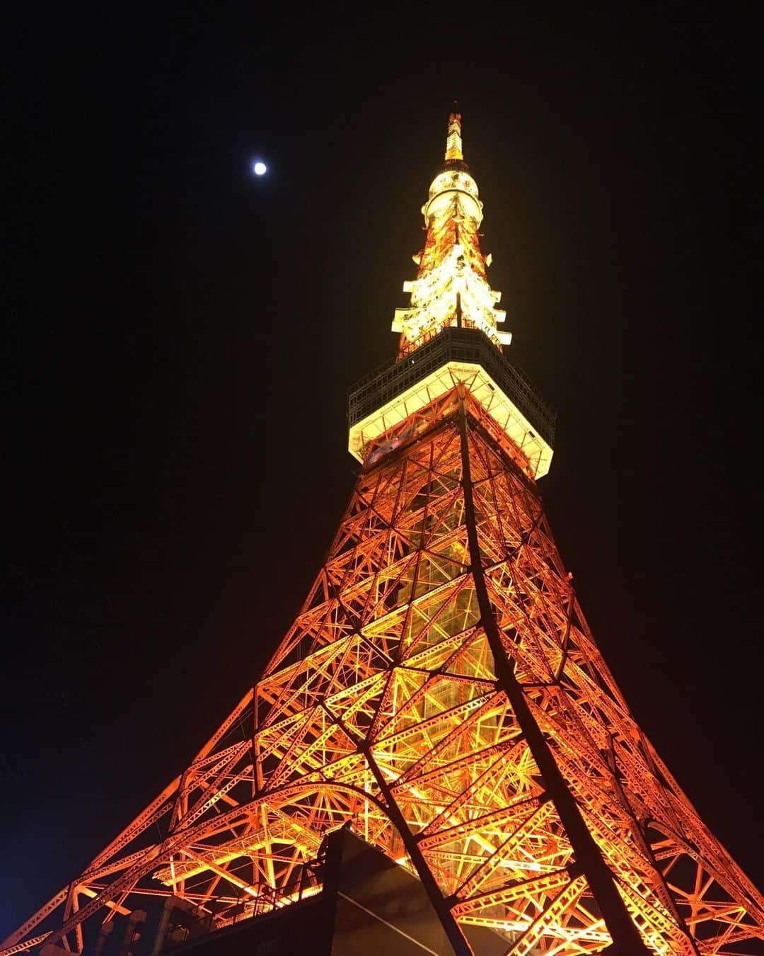 夢城えれんのインスタグラム：「Tokyo tower & Moon 🗼🌔❤️ . . #tokyotower #東京タワー #beautiful」