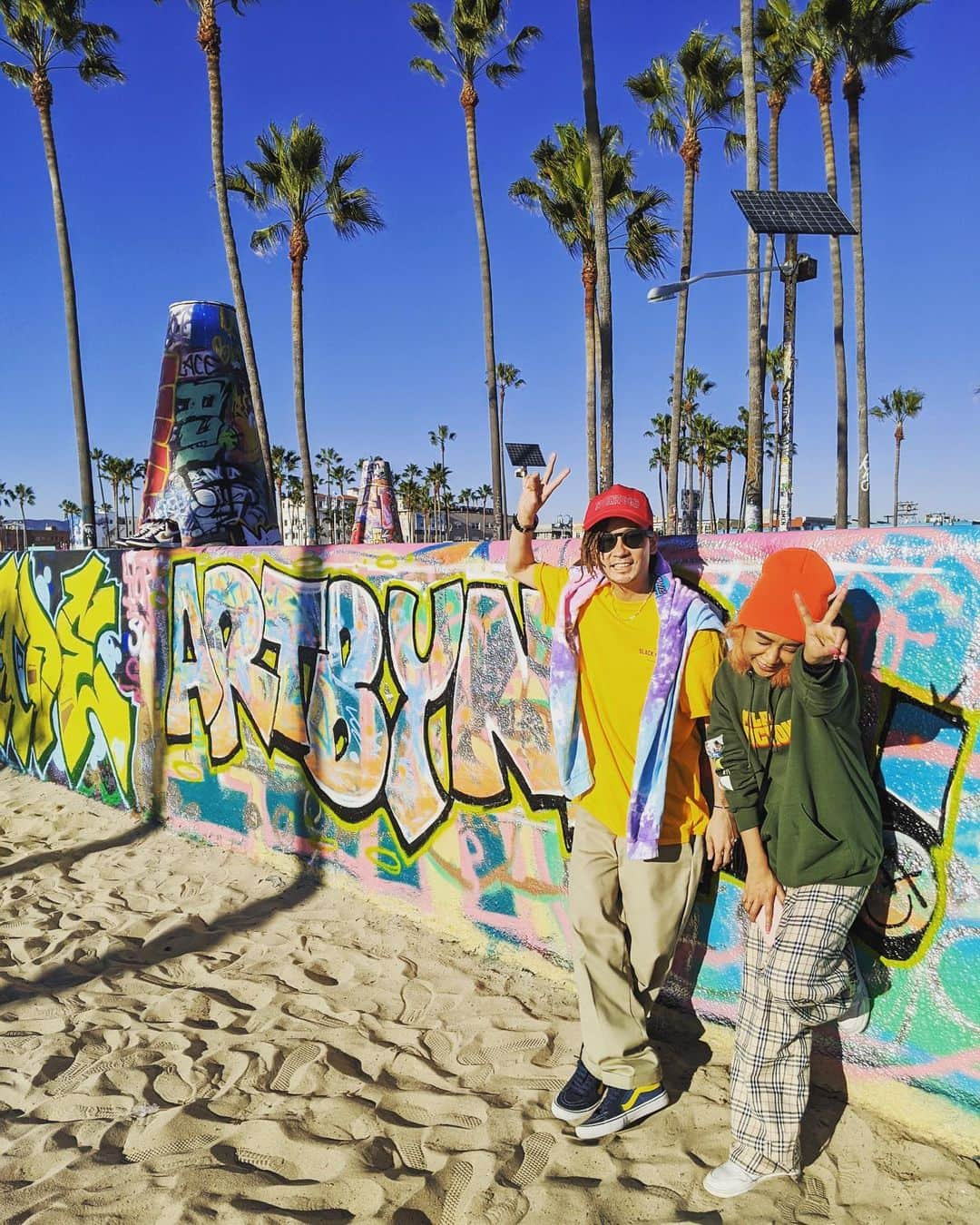 TOMO さんのインスタグラム写真 - (TOMO Instagram)「そしてその後は  VENICE BEACH！！ ここは何回来ても飽きんなぁ〜  Nice！  #dapump #青山テルマ #venicebeach #venice」1月10日 12時09分 - dp_tomo0561