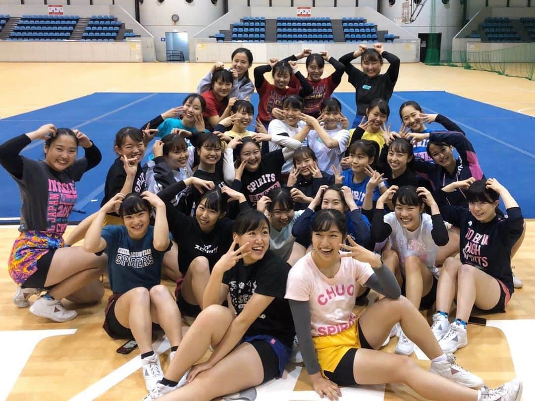 中央大学応援団チアリーディング部SPIRITSのインスタグラム：「. 昨日から新体制での練習がスタートしました🌟  2020年のスローガンは『昇華』です🔥 物事が一段上の状態に高められることを言います。 目標達成に向けて全員で大きくレベルアップできるように、1年間頑張ります💪  本年もSPIRITSをよろしくお願い致します🐭」