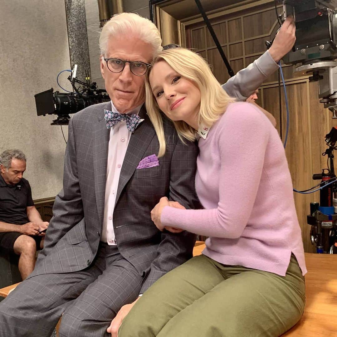 クリスティン・ベルさんのインスタグラム写真 - (クリスティン・ベルInstagram)「#bff @teddanson @nbcthegoodplace」1月10日 12時22分 - kristenanniebell