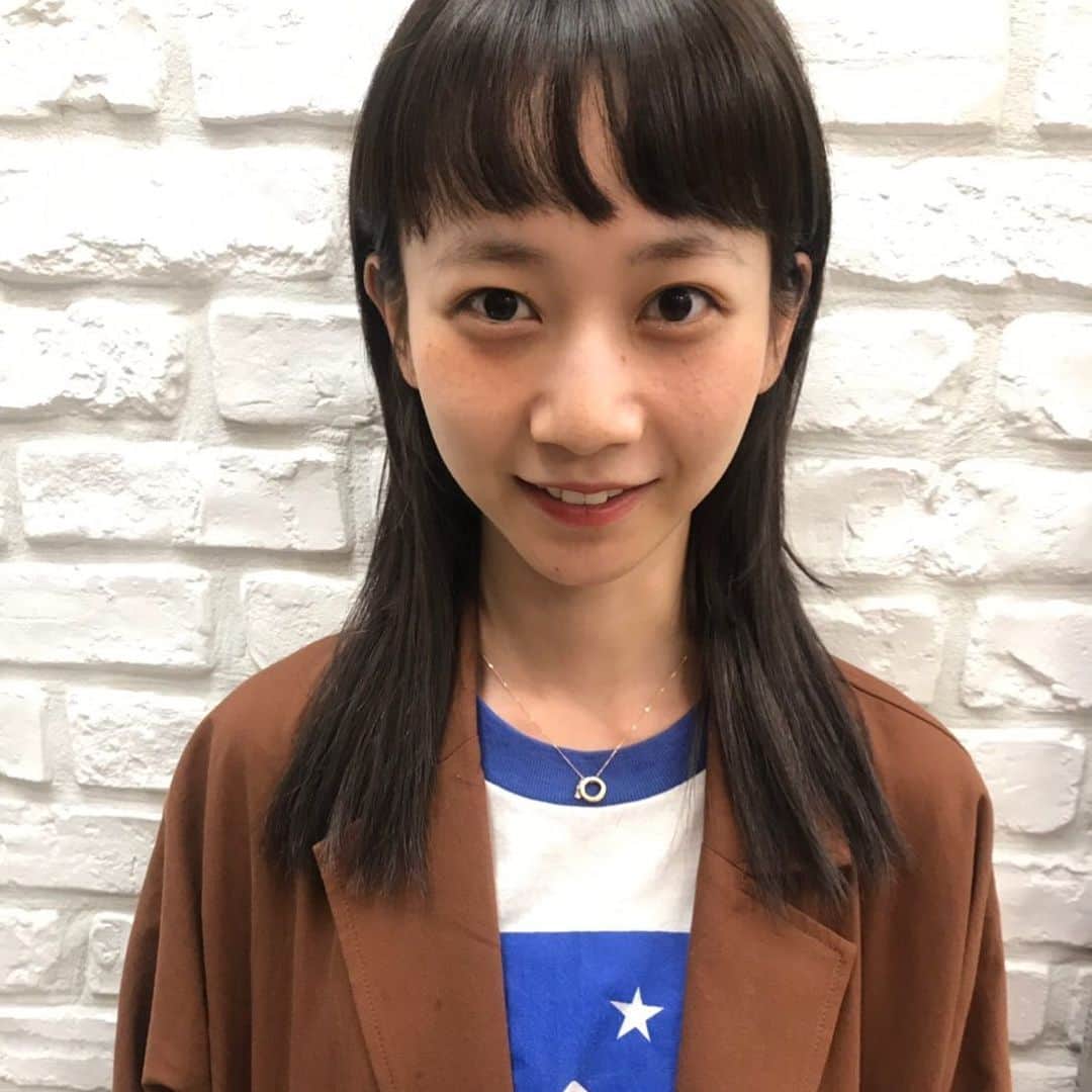 三戸なつめさんのインスタグラム写真 - (三戸なつめInstagram)「ミヅキになるためにエクステを付けて前髪を伸ばしました！ レアなつめです！ made in 本ちゃん♡(@minahonda ) #asukimi #明日君のいない世界で　 #本日公開  #mito_natsume」1月10日 12時29分 - mito_natsume
