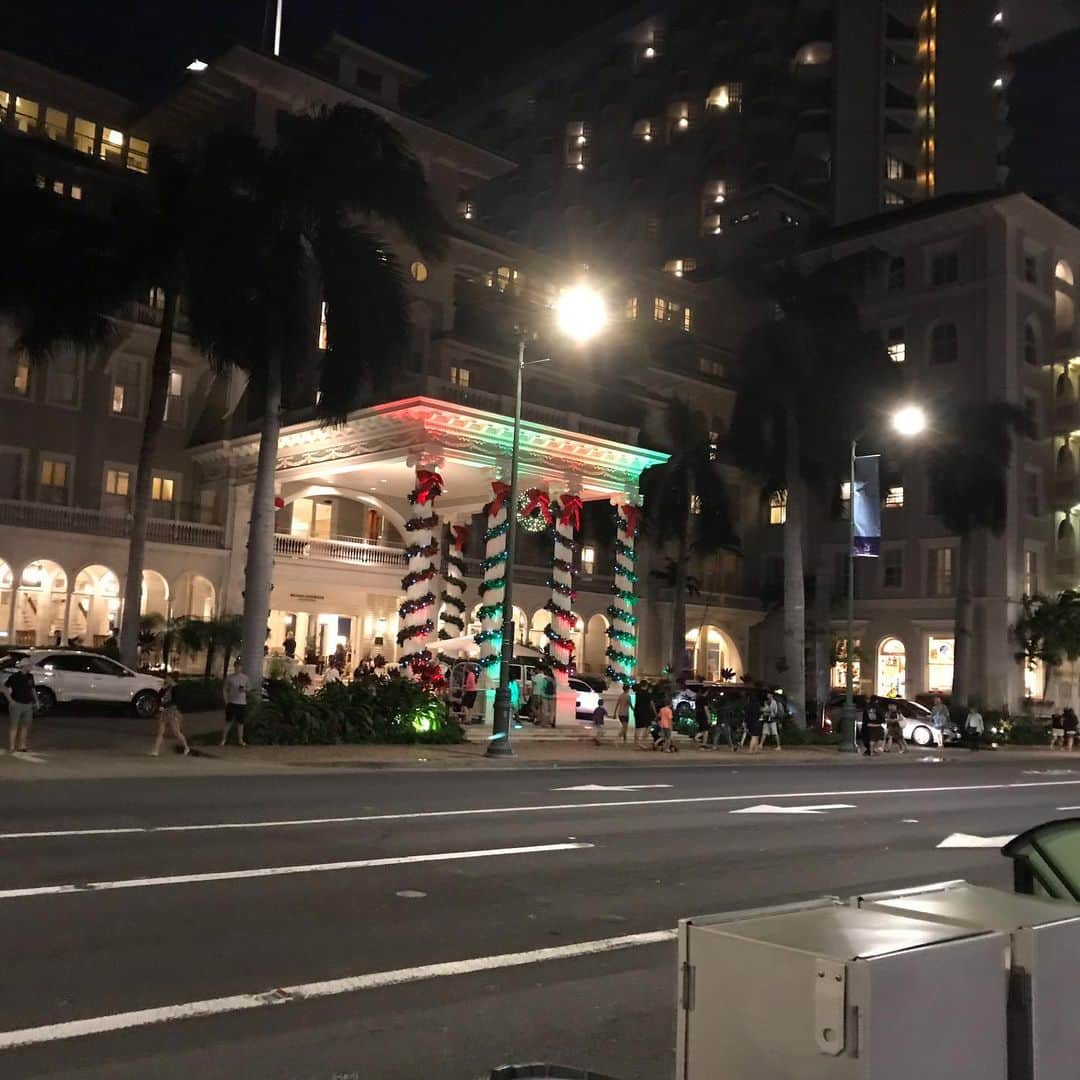 土井成樹さんのインスタグラム写真 - (土井成樹Instagram)「昨日ハワイから帰国しました。 何度来ても良いね。 良いリフレッシュ出来ました。 ハワイでは毎回お馴染みNo.8ジュエリーでターコイズバングルをゲット！ 明日から2020年シリーズ開幕！ スタートダッシュ決めます！  #hawaii #waikiki #moanasurfrider  #bltステーキ #no8jewelry  #garlicshrimp  #dragongate」1月10日 12時39分 - naruki.doi