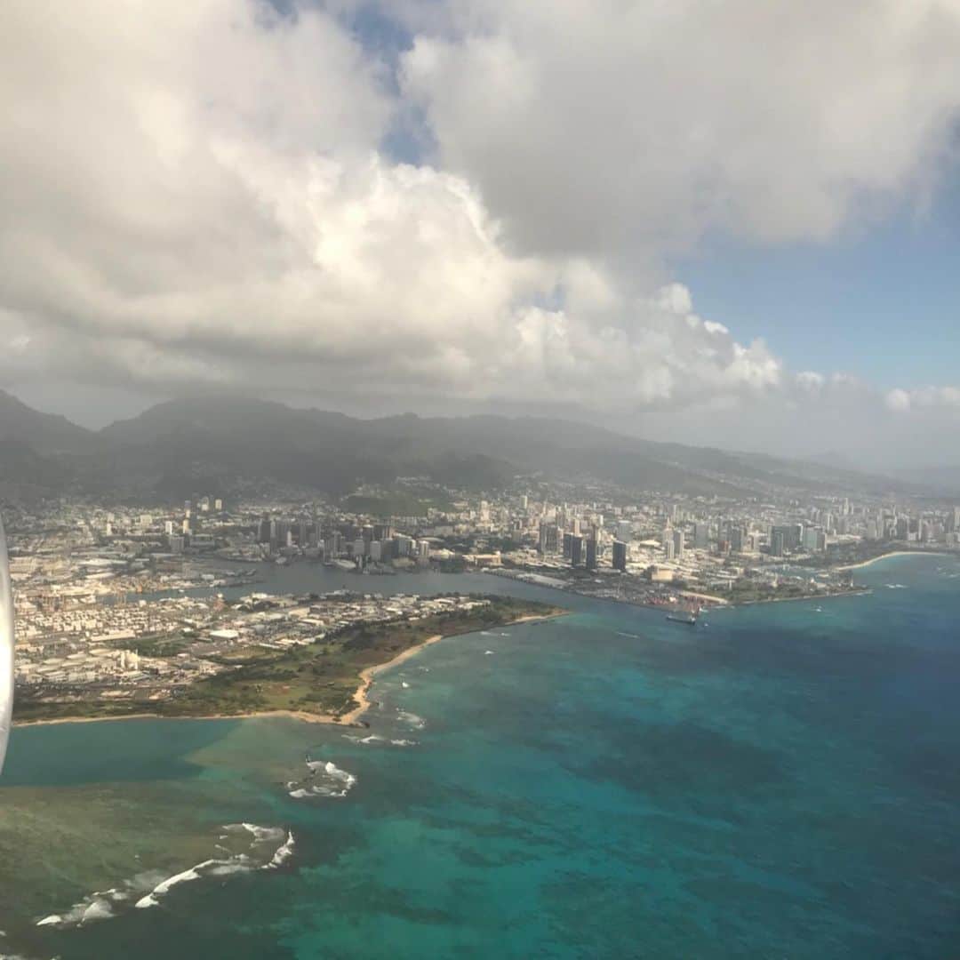 土井成樹さんのインスタグラム写真 - (土井成樹Instagram)「昨日ハワイから帰国しました。 何度来ても良いね。 良いリフレッシュ出来ました。 ハワイでは毎回お馴染みNo.8ジュエリーでターコイズバングルをゲット！ 明日から2020年シリーズ開幕！ スタートダッシュ決めます！  #hawaii #waikiki #moanasurfrider  #bltステーキ #no8jewelry  #garlicshrimp  #dragongate」1月10日 12時39分 - naruki.doi
