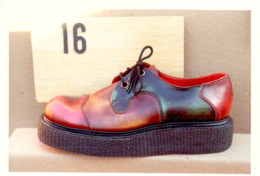 のインスタグラム：「#tbt when glam rock met creepers c1973 . #theoriginalcreeper #madeinengland #georgecox #leadyourway」