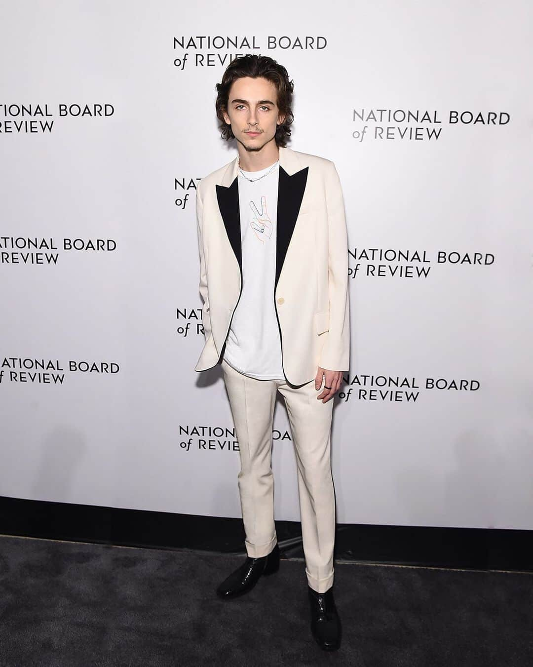 ステラ・マッカートニーさんのインスタグラム写真 - (ステラ・マッカートニーInstagram)「@TChalamet #inStella wearing a tuxedo jacket and trousers with vegetarian leather zip boots from the #StellaAutumn19 collection last night.⁣ ⁣ #StellaMcCartney⁣ #InStella⁣ #TimotheeChalamet⁣ #TimothéeChalamet」1月10日 4時30分 - stellamccartney