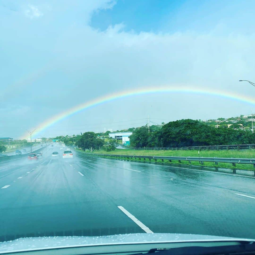 吉田秀彦のインスタグラム：「練習に行く途中に綺麗な虹🌈」