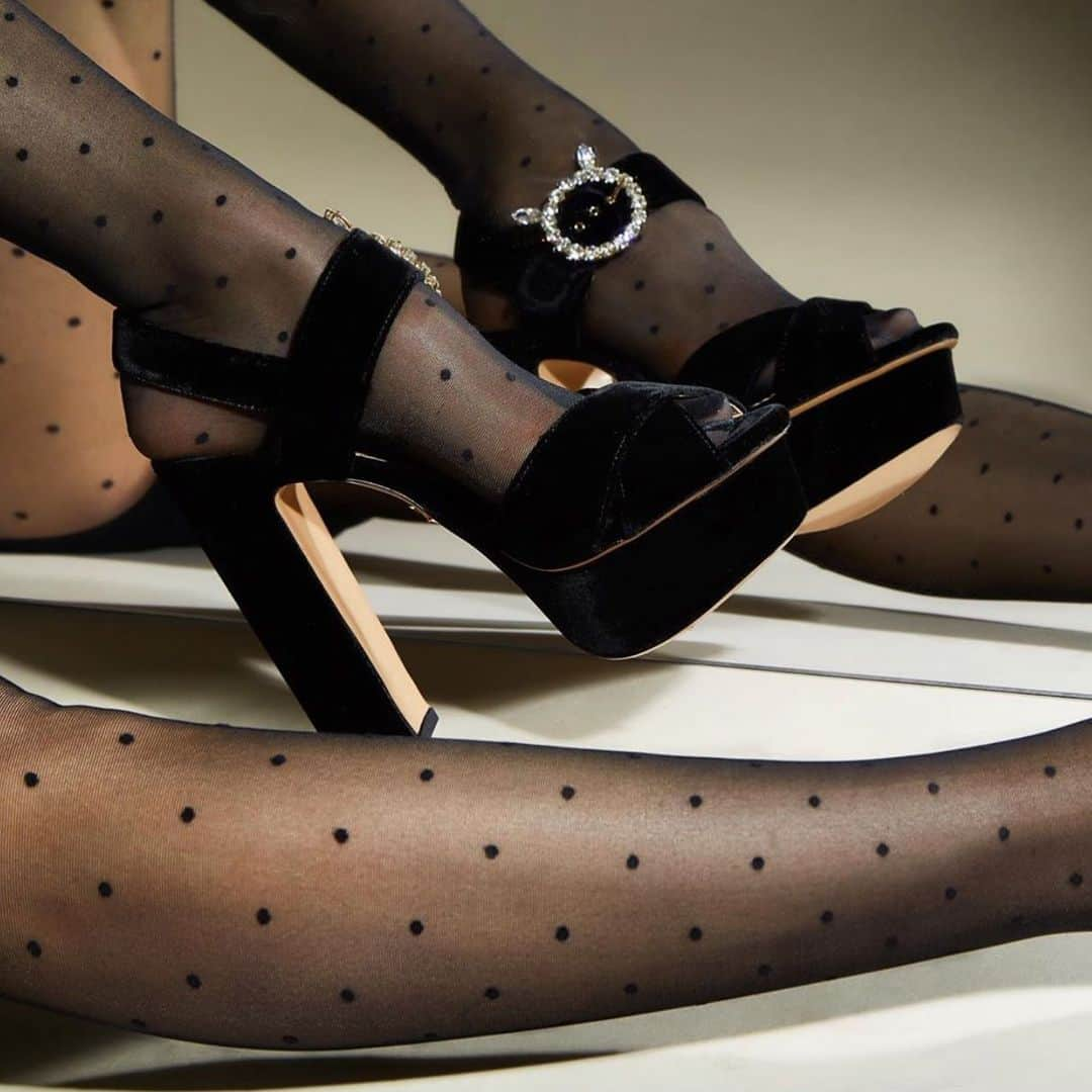 シャーロットオリンピアさんのインスタグラム写真 - (シャーロットオリンピアInstagram)「New Year, New Shoes 😻」1月10日 5時18分 - charlotteolympia