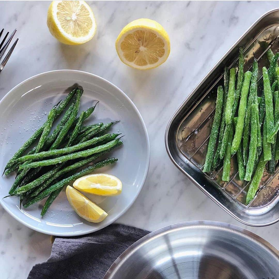 UchiCookのインスタグラム：「“Perfect size for breaking cutlets in my home kitchen. I use these continuously. Nice weight metal. No problem with the lids, they too are a good quality (better than most Rubbermade lids) — I always wash lids by hand. I expect I'll be using these pans 20 years from now. One of those little indulgences that really make life so much more convenient!” - Amazon Customer ⠀ ⠀ Make your cooking clean & neat with our trio of durable stainless steel trays, complete with 3 lids & a drying rack💯👍⠀ ⠀ ✅Shop link in bio⠀ - - - - #uchicook #breadingtrays #stainlesssteel #design #moderndesign #japanesefood #japanese #homedesign #asiancooking #asianfood #madeinjapan #chef #cheflife #kitchen #kitchenlife #kitchenware #foodie #instafoodie #homechef #healthylifestyle #healthyfood #healthydiet #asparagus」