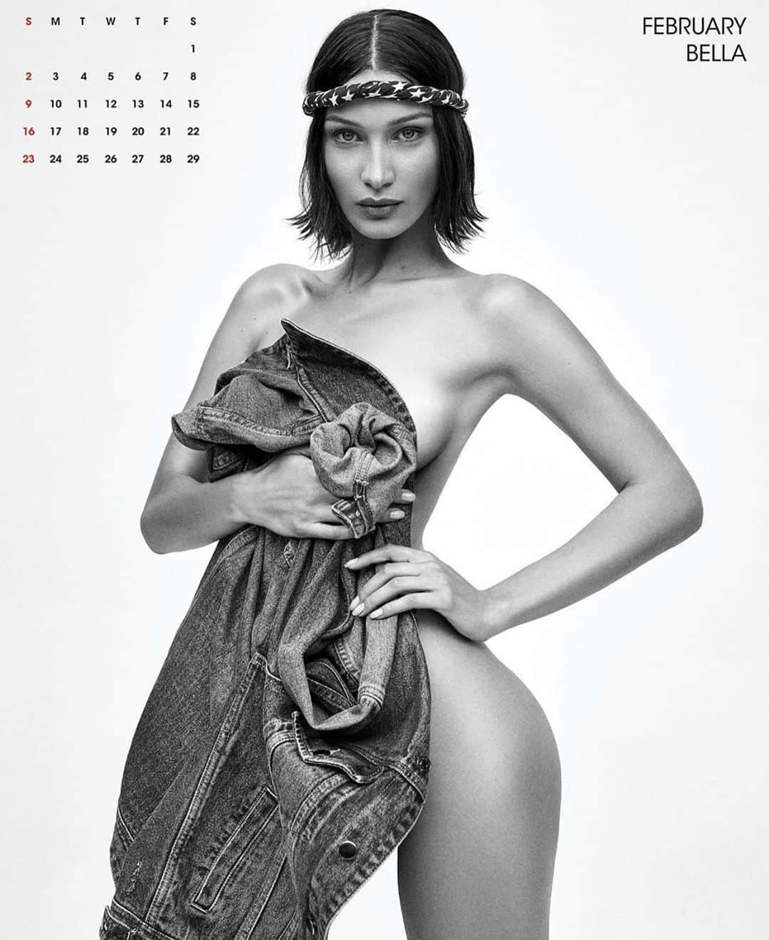 ベラ・ハディッドさんのインスタグラム写真 - (ベラ・ハディッドInstagram)「She’s Miss February 🖤 @VMagazine calendar 🖤I love you, Stephen, @zoeygrossman @charlesvarenne @panosphair @erinparsonsmakeup 🖤」1月10日 7時23分 - bellahadid