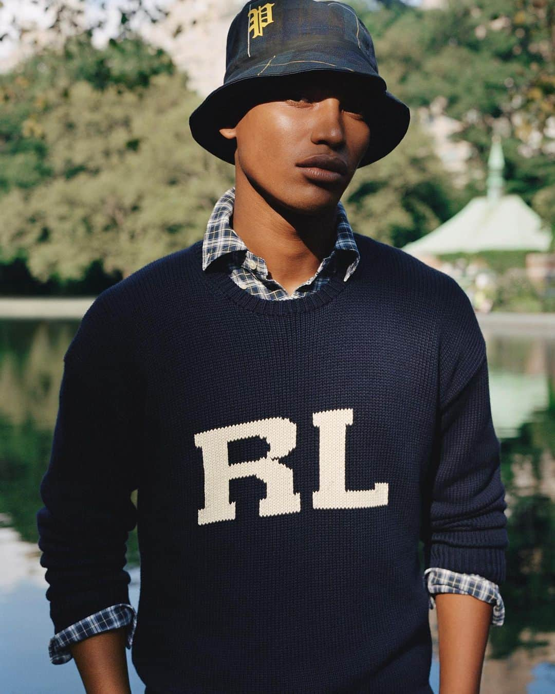 Polo Ralph Laurenさんのインスタグラム写真 - (Polo Ralph LaurenInstagram)「Emblazoned knits.  Our iconic @RalphLauren monogrammed sweater is a distinctive addition to any ensemble.  Discover the full collection via link in bio.  #PoloRalphLauren #PoloRLStyle」1月10日 7時23分 - poloralphlauren