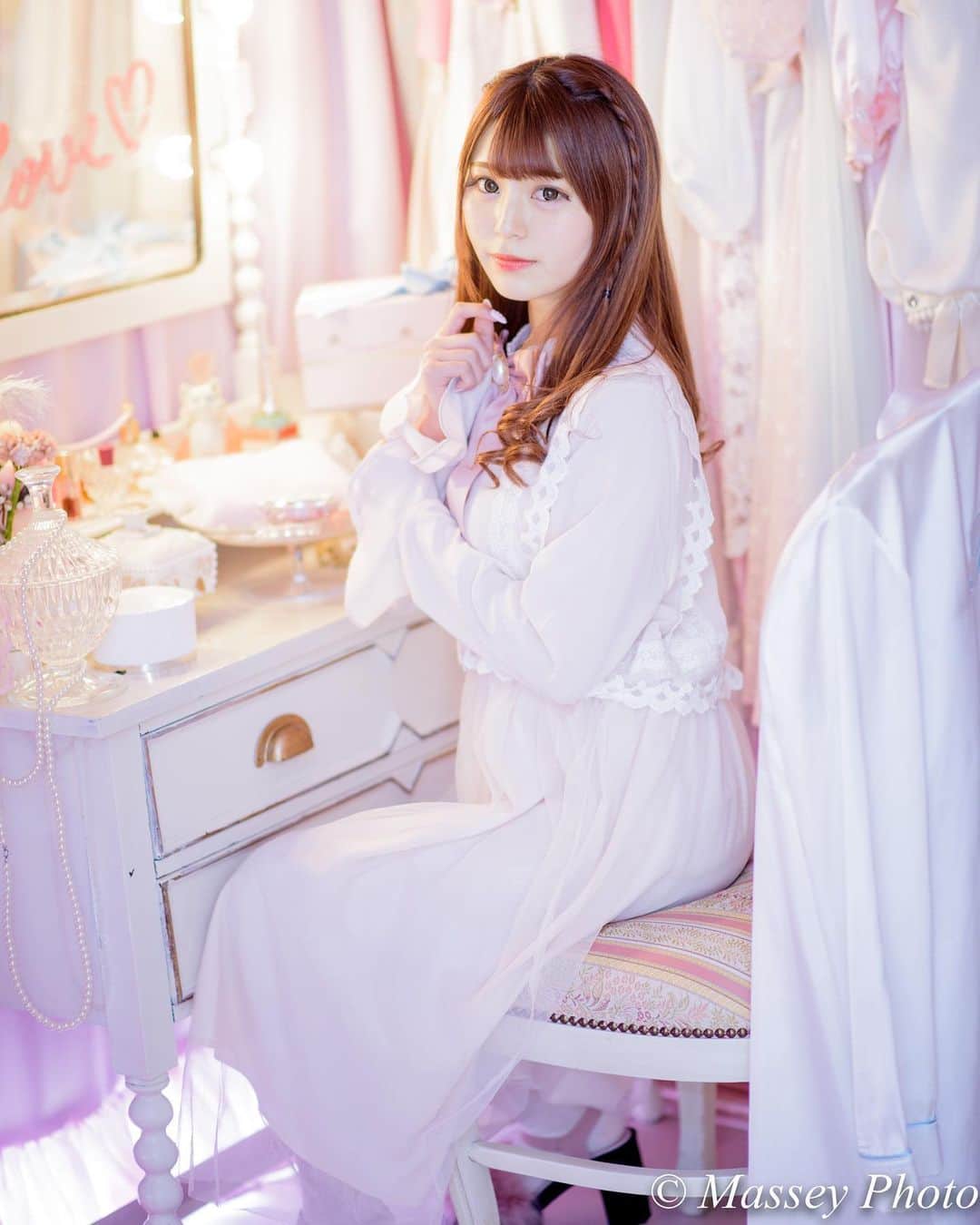 のインスタグラム：「. . . . 「なまいきリボンスタジオ2」で撮った写真です。 モデルは、結月ねねちゃんです。 It is a picture taken in the studio “cheeky ribbon studio2”. Her name is Nene Yuduki. . . #ポートレート #ポートレート女子 #ポートレートモデル #ポートレート撮影 #ポートレート部 #ポートレートモデル撮影 #ポートレイト #ポトレ #被写体 #モデル #被写体モデル #被写体女子 #東京カメラ部 #サロンモデル #ポトレのセカイ #結月ねね #撮影会モデル #撮影会の女神さま #portrait #excellent_portraits #girlsphoto #lovers_nippon_portrait #portrait_perfection #portraitphotography #japanesegirl #japanesemodel #tokyogirl #good_portraits_world #모델촬영 #인물사진」