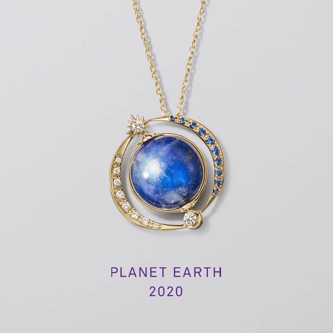 starjewelry_pressさんのインスタグラム写真 - (starjewelry_pressInstagram)「\\ PLANET EARTH 2020 // 1.10.fri START  芽吹いたばかりの緑、 ターコイズブルーに輝く海、 柔らかな光が降り注ぐ春。  人々が繋がり、支え合い、地球はエネルギーに満ちてゆく。  2020年春、特別な一年が始まります。  #starjewelry #スタージュエリー #PLANET_EARTH_2020 #2020 #collection #new #necklace #ネックレス #gold #colorstone  #lapislazuli #ラピスラズリ #spring #春コーデ #jewelry」1月10日 8時08分 - starjewelry_press