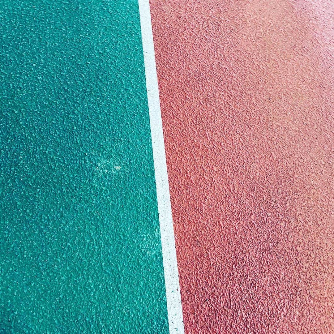 中野敬久さんのインスタグラム写真 - (中野敬久Instagram)「#green #white #red #line #track #running」1月10日 8時30分 - hirohisanakano