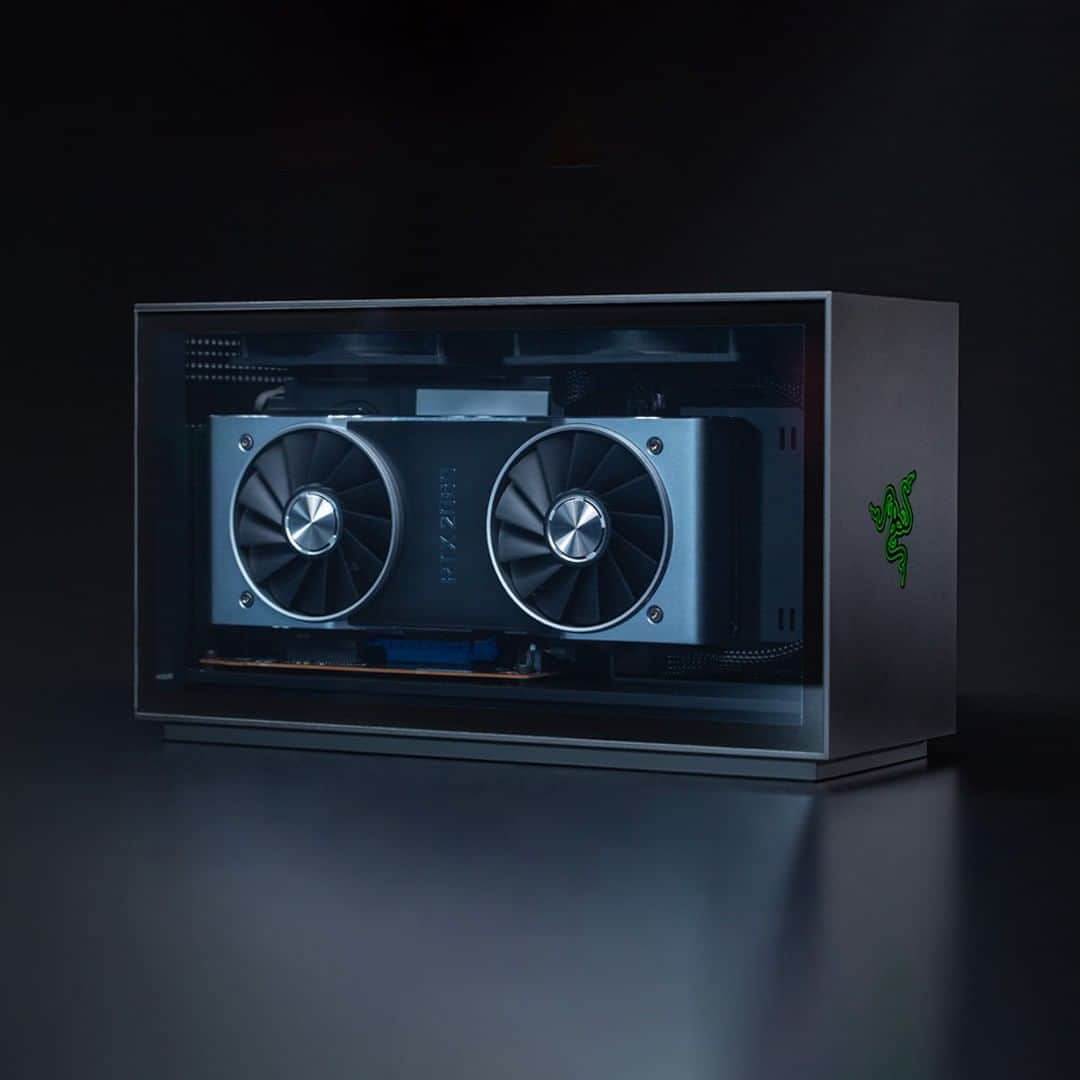HYPEBEASTさんのインスタグラム写真 - (HYPEBEASTInstagram)「@hypebeastgaming: @razer has unveiled another new product at #CES2020, this time marking a significant milestone in the company’s history: its first-ever gaming desktop. Named the Razer Tomahawk, the company’s first desktop stays true to the brand’s design blueprint, opting for a Small Form Factor case in a sleek matte black tone. Hit the link in bio for full specs on the rig.⁠ Photo: Razer」1月10日 8時55分 - hypebeast