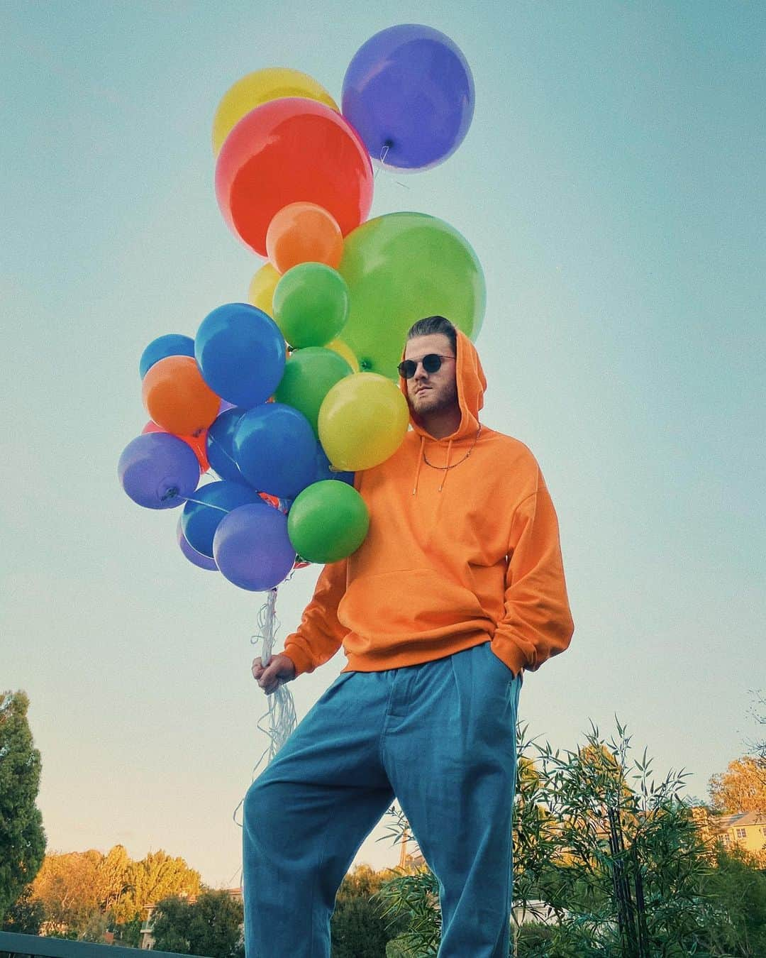 スコット・ホアイングさんのインスタグラム写真 - (スコット・ホアイングInstagram)「happy national balloon ascension day!! 🎈」1月10日 10時12分 - scotthoying