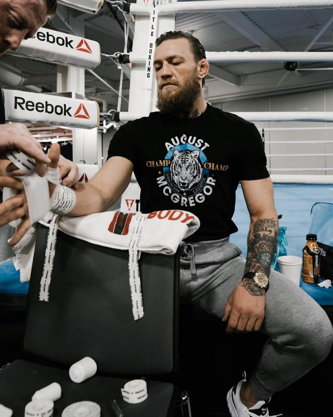 コナー・マクレガーさんのインスタグラム写真 - (コナー・マクレガーInstagram)「Born to win! @augustmcgregor」1月10日 11時14分 - thenotoriousmma