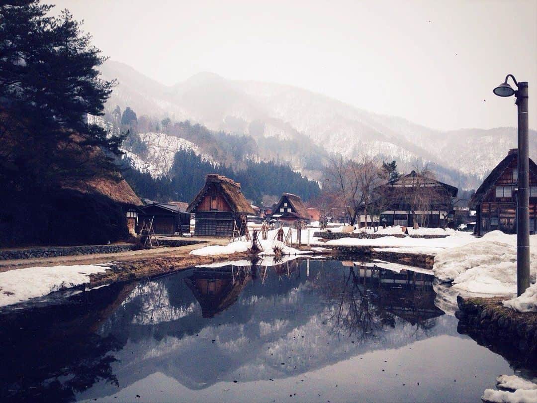 花盛友里のインスタグラム：「about 5 years ago at Shirakawago ,Gifu . @shirakawa.go #tokyo2020」