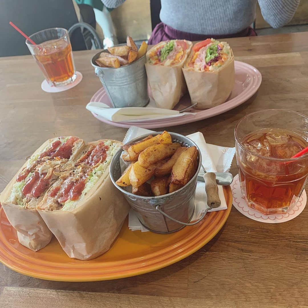 もえこさんのインスタグラム写真 - (もえこInstagram)「サンドイッチランチ🥪💛」1月10日 20時44分 - moeko_rosario