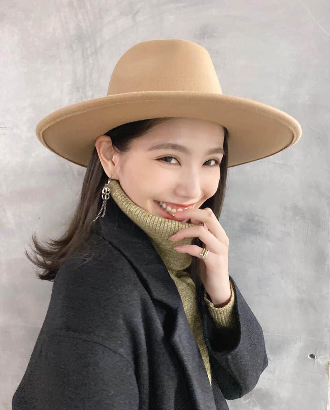 前沢海友さんのインスタグラム写真 - (前沢海友Instagram)「珍しいハットスタイル👒✨ . ちょっと前にトップの画像変えたの🤍 どおかなぁ〜？ . . #トップ画像 #ハットスタイル #帽子 #アップ #外ハネ #newtop #hat #style #fashion #hairaccessories」1月10日 20時40分 - maezawamiyu