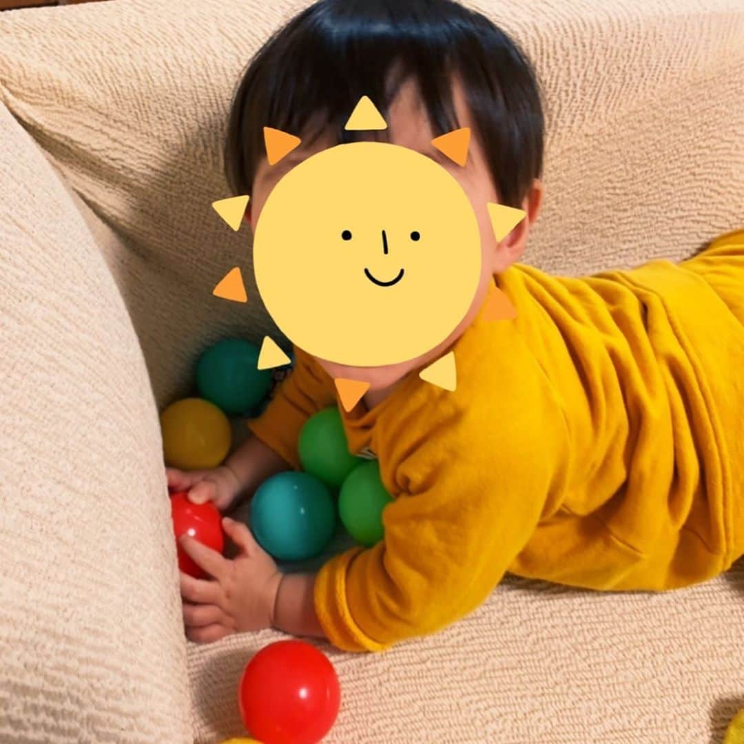 のインスタグラム：「元気に大きくなってくれてる。 . 家帰ったら奥さんと息子の'かくれんぼ'がスタート。 . . ソファの後ろかな？ . 押し入れの中かな？ . 呼ぶと一緒に出てくる2人にいつもありがとうって思う。 . . . パパはいつでも探しに行くよ。 . #家族 #るぅきぃ #息子 #嫁 #かくれんぼ #帰宅」