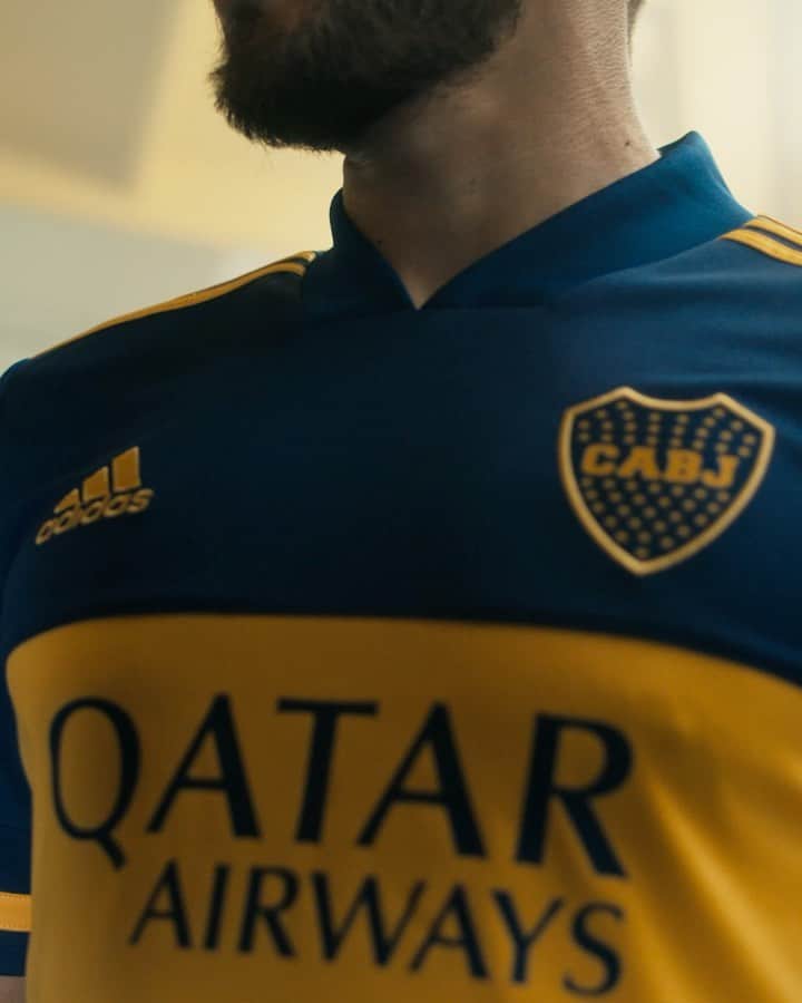 リサンドロ・ロペスのインスタグラム：「Es la de Boca. No se explica.  Nueva camiseta de @adidasar x @bocajrsoficial A dejar todo. #adidasfootball #creadoconadidas」