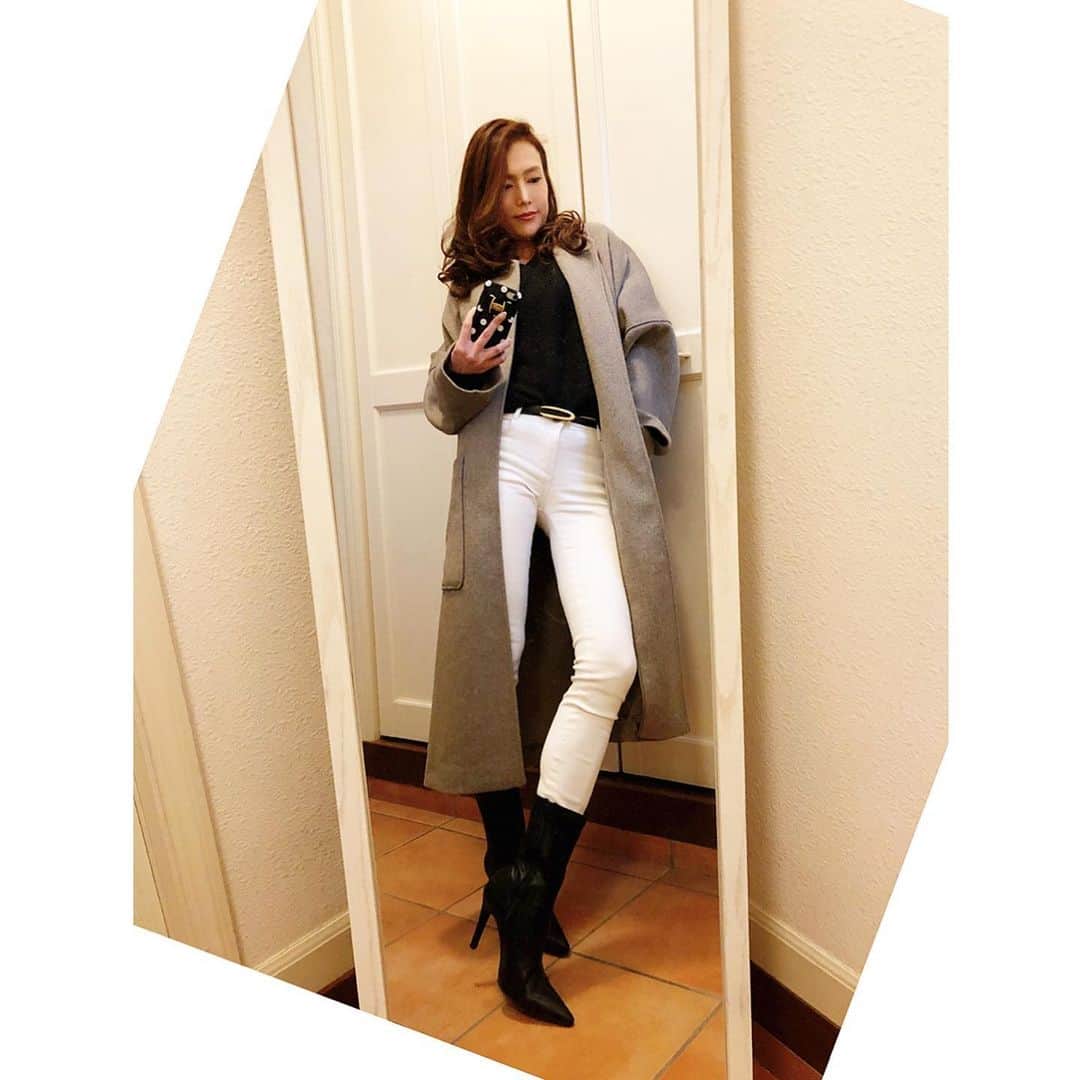 jessicaのインスタグラム：「＊ ＊ ＊ #OUTFIT ＊ #ダウン#naturalbeautybasic #デニム#ZARA#ブーツ#GYDA ＊ #S47年式#40代 #アラフィフ#ファッション#コーデ #ワークアウト ＊ Thanks always‼︎ jessica❤︎」