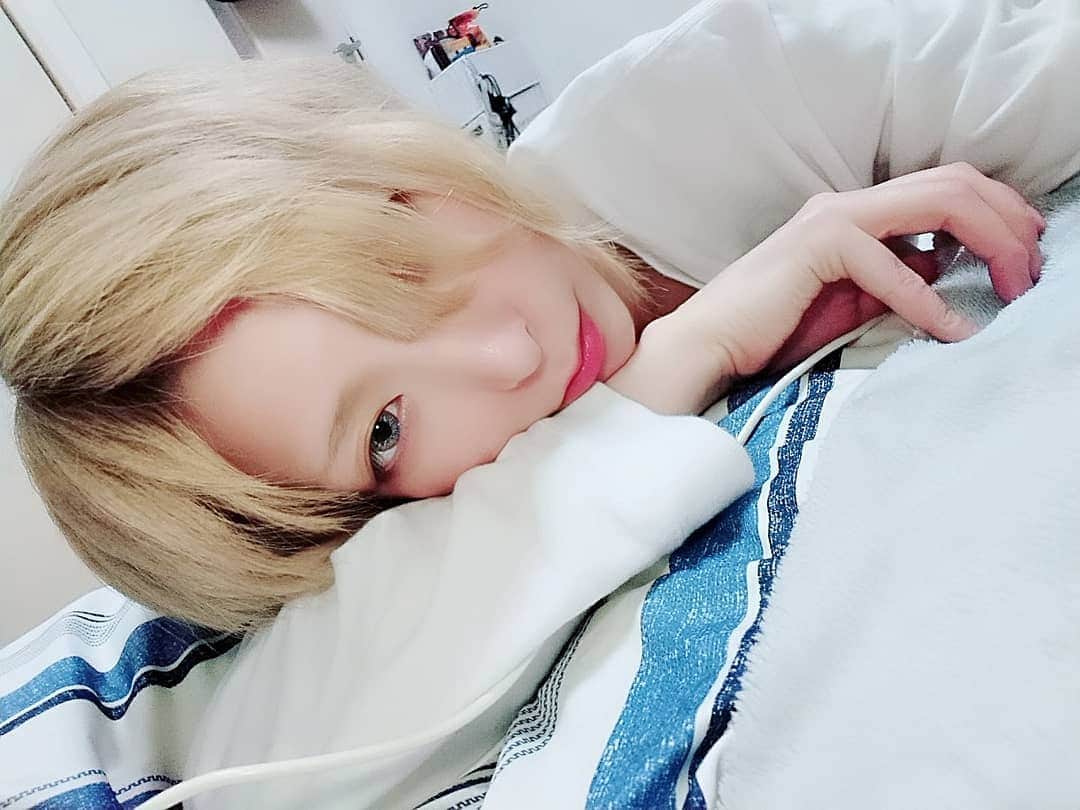 杉浦アヤカさんのインスタグラム写真 - (杉浦アヤカInstagram)「ブロンドヘア💛💛💛 #金髪 #ブロンドヘア」1月10日 21時11分 - sugiurayk