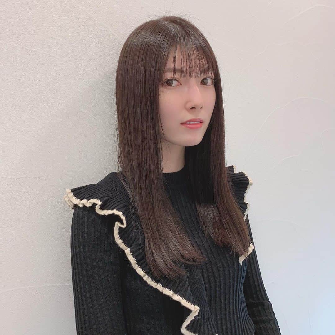 日下部美愛のインスタグラム：「lewinさんにておしゃれな暗髪にしてもらいました🤍 成人式仕様です！ありがとうございました！ . . #lewin #photo #japan #model #me #hair #haircolor #hairstyles #fashion #makeup #selfie #followme #instagood #camera #instadaily #dailylook #한국 #맞팔 #사진 #데일리 #데일리룩 #인스타사진 #인스타그램 #일본인 #패션 #패션스타그램」