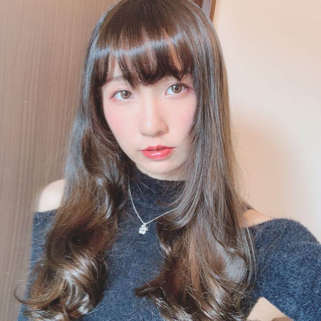 Sherryさんのインスタグラム写真 - (SherryInstagram)「- 毛茸茸~ 毛茸茸~💗 今日被讚妝感好看🥰記錄一下 Primer / Laura mercier foundation primer Foundation / Mac Studio Fix Fluid #NC14 Concealer / NYX HD Photogenic concealer #CW05, Nars Radiant creamy concealer #vanilla Powder / Laura mercier Translucent loose setting powder Shadow / NYX Face sculpting palette Eye brow / NYX Precision brow pencil, Kate 3D eyebrow color Eye line / Tonymoly Back gel classic pencil liner #04, Dollywink Liquid eyeliner #brown Eyelash curler / Shu uemura Mascara / Kiss me Heroine Make SP long & curl mascara, Dejavu TinySniper Eyeshadow / 3CE #beachmuse Cheek / 3CE #momopink, Canmake Glow fleur cheeks #11 Lip / Mac #Brick-o-la #motd #makeup #beautyshare #beautytips #beauty #hkbeauty」1月10日 21時07分 - silverxhere