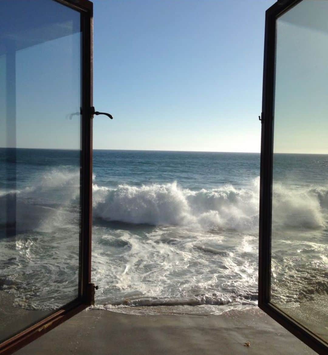 Mathilde Goehlerのインスタグラム：「🌊」