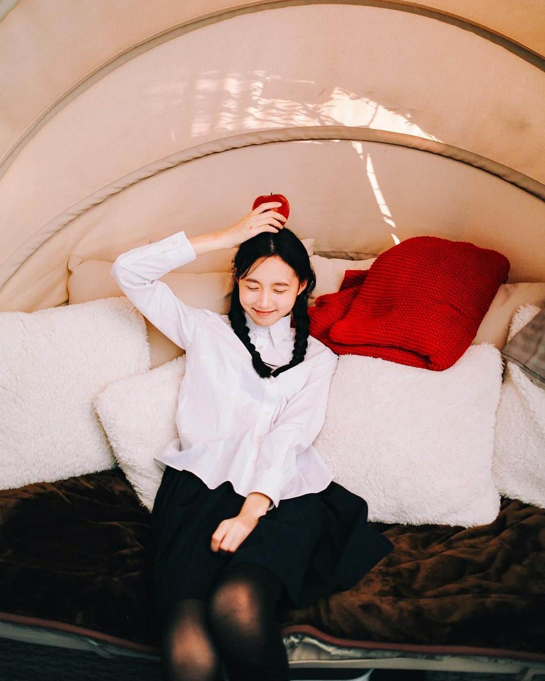 のインスタグラム：「. . カフェの名前も忘れちゃったんだけど、ここのドリンク、 超カラフルで可愛かったなー🍹 (drinkの写真は撮り忘れた) . . . 🍎」