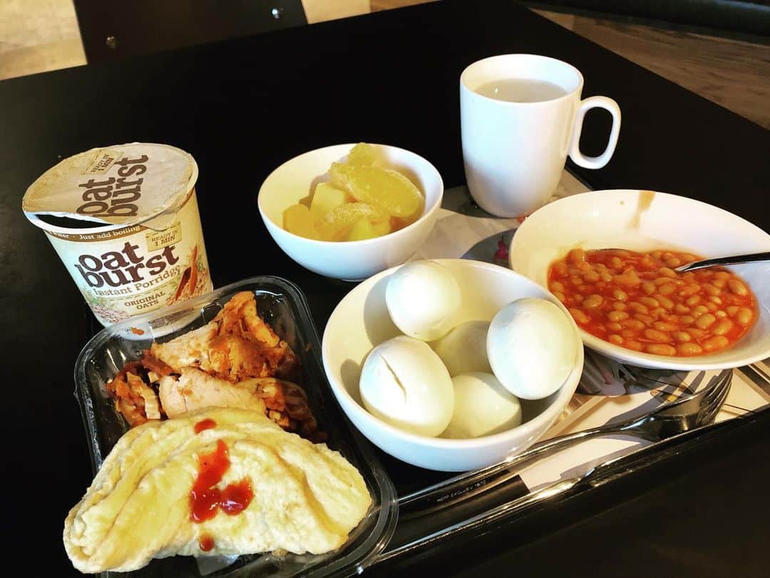 鷹木信悟さんのインスタグラム写真 - (鷹木信悟Instagram)「HotelのGYM Hotelの廊下 Hotelからの眺め Hotelの朝食...🙏 #prowrestling」1月10日 21時47分 - takagi__shingo
