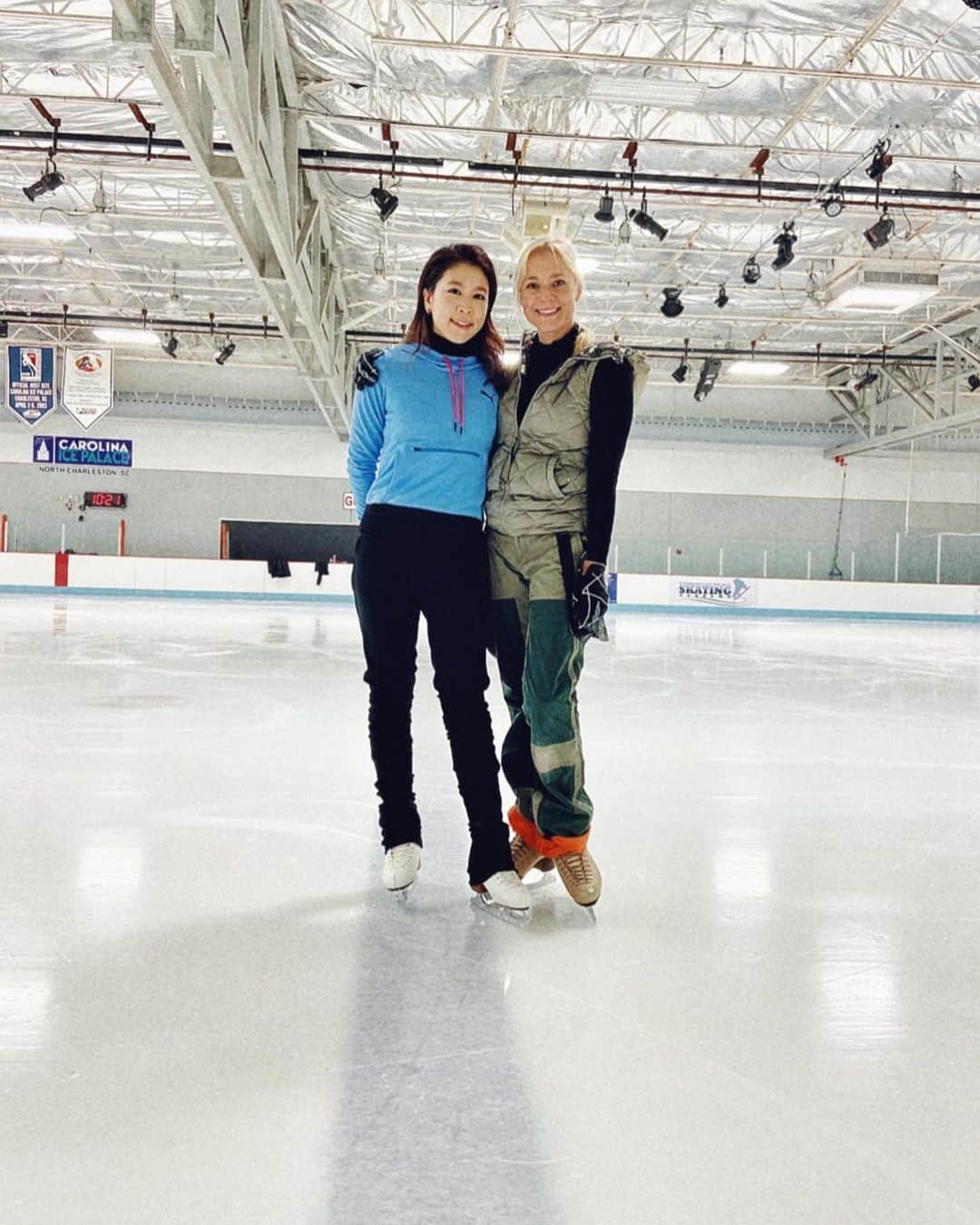 村元哉中のインスタグラム：「ICE EXPLOSION 2020 💥 ソロナンバー初披露！2013年以来のソロ！👀 憧れのシェリーンに初めてつくってもらったプログラム😊たくさんシェイリーンから学んで、素敵なプロを作り上げる時間が最高に楽しかったのです🦋 残り4公演🌹 Big thankyou to Shae Lynn for creating this amazing piece ✨ @shaechez !!! ⠀  #IE2020 #feelinggood #氷爆」