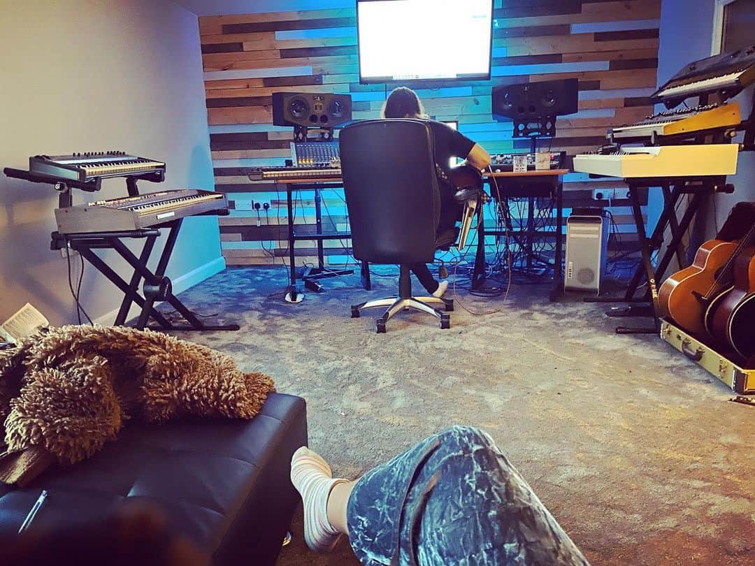 Emeli Sandéのインスタグラム：「Rebooting」