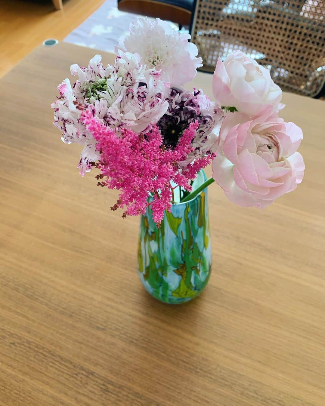 森なな子さんのインスタグラム写真 - (森なな子Instagram)「久しぶりに花を買ってきました。和むなぁ🌸 夜は新年会、楽しみ。 #花のある暮らし #flowers」1月10日 13時27分 - nanako.m1988