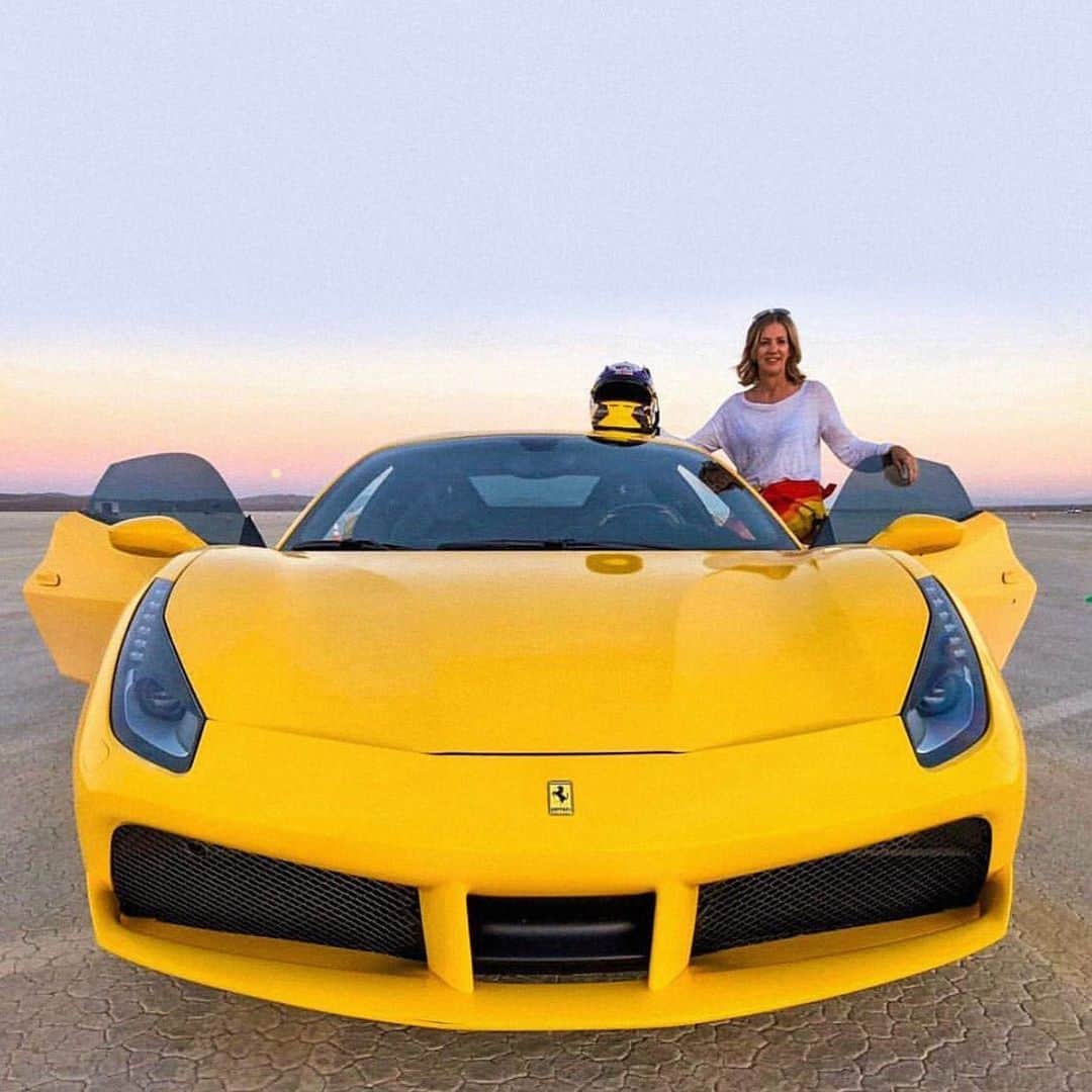 CarsWithoutLimitsさんのインスタグラム写真 - (CarsWithoutLimitsInstagram)「Check out what Lisa Clark can do behind the wheel of her Ferrari 488 Challenge. Follow her @racer.mom  #carswithoutlimits #488challenge」1月10日 13時20分 - carswithoutlimits