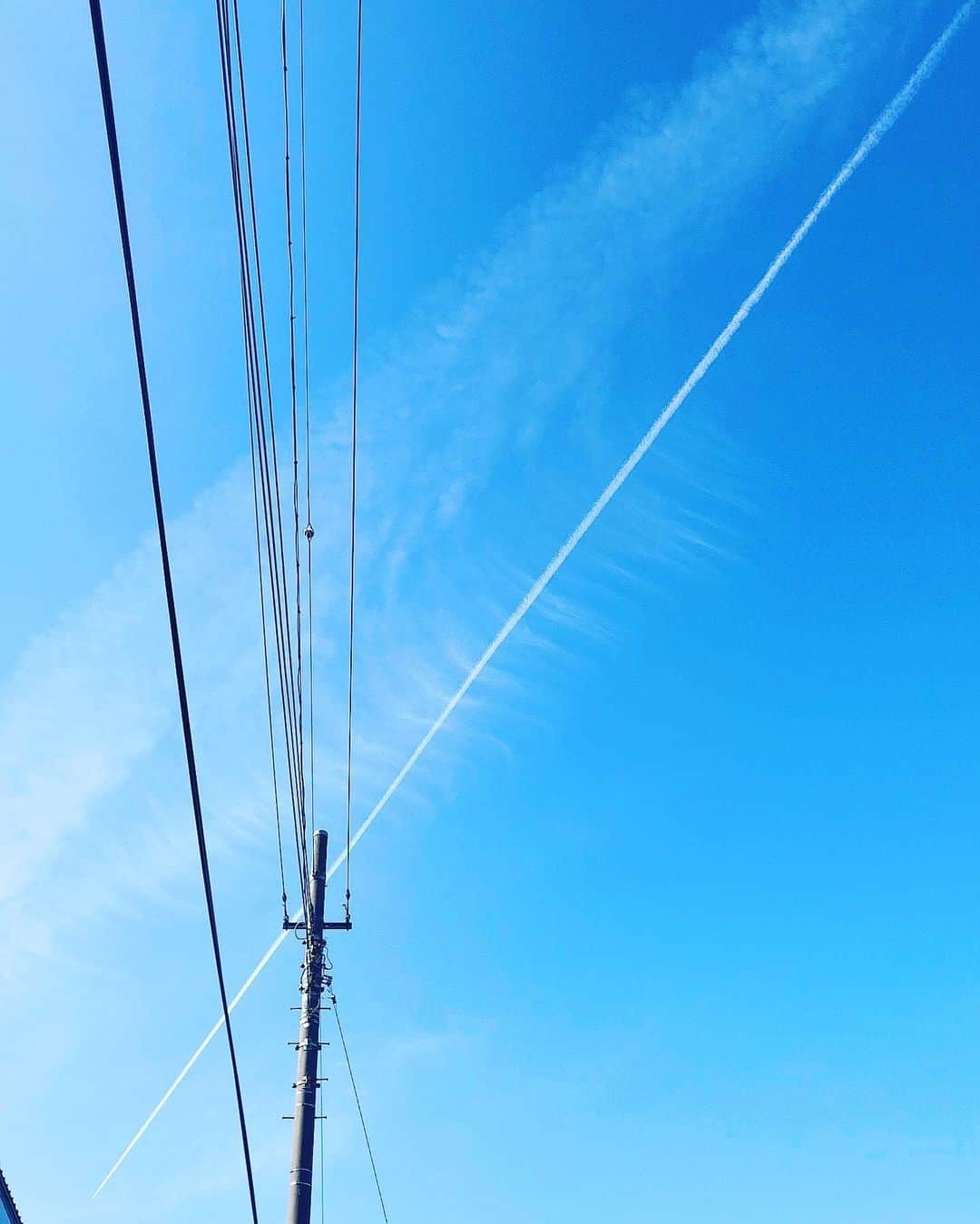 澤田龍一さんのインスタグラム写真 - (澤田龍一Instagram)「飛行機雲」1月10日 13時23分 - ryuichi_swsw
