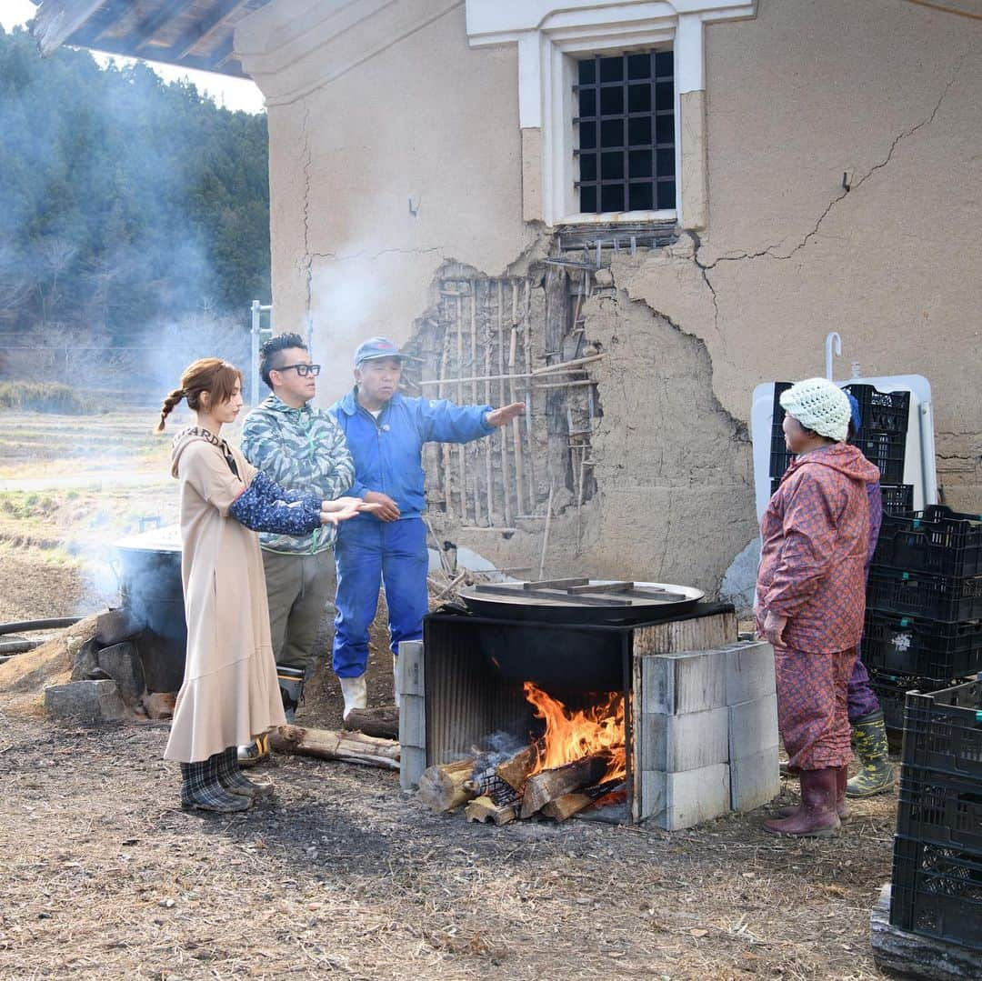 日本テレビ「満天☆青空レストラン」さんのインスタグラム写真 - (日本テレビ「満天☆青空レストラン」Instagram)「今週は、宮城県から﻿ へそ大根をご紹介します！﻿ ﻿ 手間暇　愛情をたっぷり注いだ﻿ へそ大根は、和食はもちろん﻿ 洋食にもぴったりです♪﻿ ﻿ あすの放送をご覧下さい⭐️﻿ ﻿ #満天青空レストラン﻿ #青空レストラン ﻿ #青空 #青レス #満天 ﻿ #宮川大輔 ﻿ #大ちゃん ﻿ #うまい ﻿ #日テレ #日本テレビ﻿ #宮城県#丸森町﻿ #冬﻿ #ロケ ﻿ #畑﻿ #へそ大根﻿ #堀田茜」1月10日 13時57分 - aozora_official