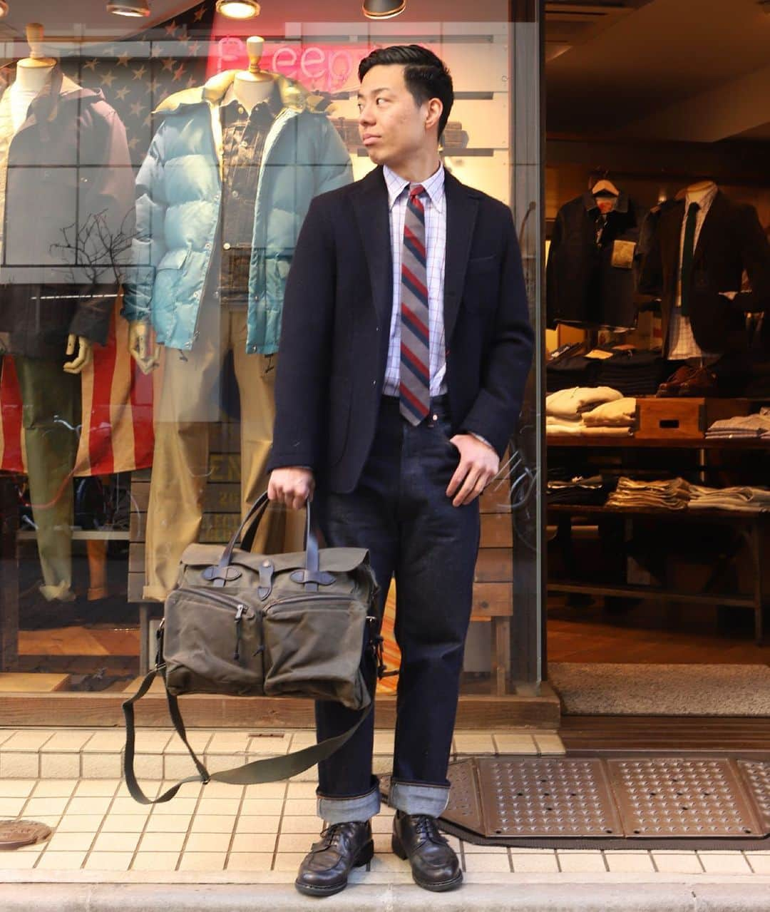 Freeport-ueno/上野さんのインスタグラム写真 - (Freeport-ueno/上野Instagram)「本日のSTYLE  815の太めのデニムでジャケットスタイルをひとつ  #jacket#candidum #shirt#soutiencol #tie#denim#workersjapan#815 #shoes#paraboot #bag#filson #ivystyle#trad#surf #Freeportueno#tokyo#上野セレクトショップ」1月10日 14時15分 - freeportueno