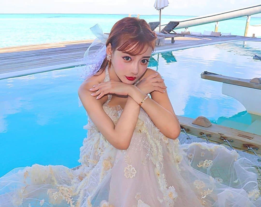 明日花キララのインスタグラム：「天気よい🌤👰🏽 東京も今日あったかいみたいだね🤍」