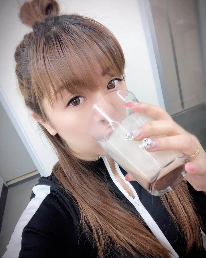 野崎鮎のインスタグラム：「上半身トレーニング👍 既にプルプルでございます🤪 #jewelbodymake #ジュエルボディメイク #池袋東口 #パーソナルトレーニング #筋トレ #トレーニング #personaltraining #プロテイン #体づくり」