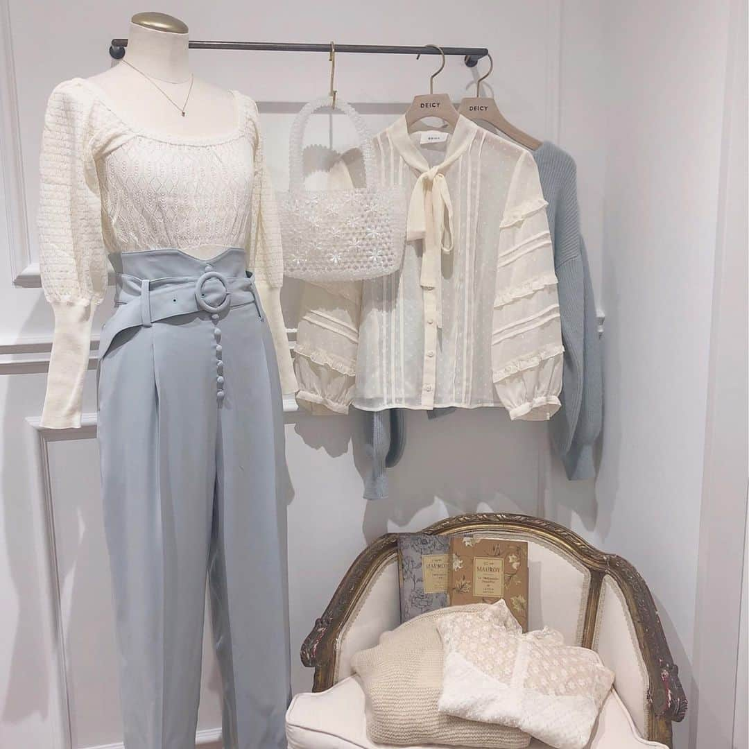 デイシーさんのインスタグラム写真 - (デイシーInstagram)「♡ pale color ♡ . 池袋店オススメは春まで使えるペールカラーのアイテム💐 . . . ❤︎❤︎2buy more 10%off❤︎❤︎ 1/10(fri)〜1/13(mon)の期間中、 2点以上のお買い上げで セールアイテムが更に10%offになります♫ . 是非見にいらして下さいね💗 . . . #deicy #mecouture #deicyikebukuro #parco #winter  #2020 #sale #fashion #mint #white  #ivory #knit #デイシー #ミークチュール #冬服 #セール #パルコ #ミント #ホワイト #アイボリー #ニット #花柄 #ドット #ブラウス #ボウタイブラウス」1月10日 14時38分 - deicy_official