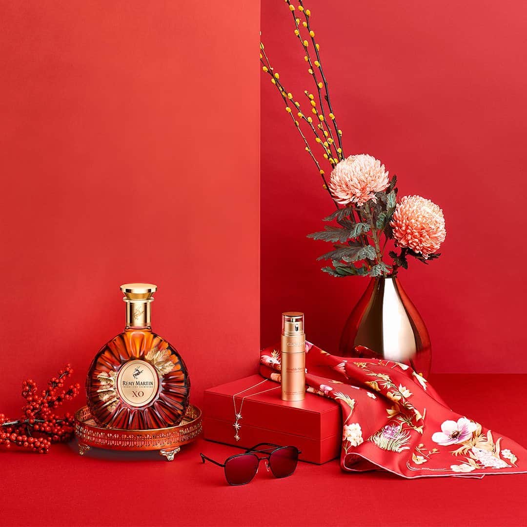 DFS & T Galleriaさんのインスタグラム写真 - (DFS & T GalleriaInstagram)「Show your gratitude and affections for your parents and the elderly with a special gift from our selection of beauty, wines, and gift sets.  #TGalleria #ShopDutyFree」1月10日 15時00分 - dfsofficial