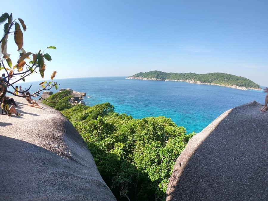 DJ Saya（さやまる）さんのインスタグラム写真 - (DJ Saya（さやまる）Instagram)「similan island 🏝  岩の上からの景色 ❤︎ 飛び込みたくなる〜🥺 死ぬけどな。 .  #タイ #タイ旅行 #シミラン諸島 #パンガン島 #phangan #phanganisland #thailand #thailandtravel #bikini #beach #similan #similanisland」1月10日 15時12分 - saya_312y