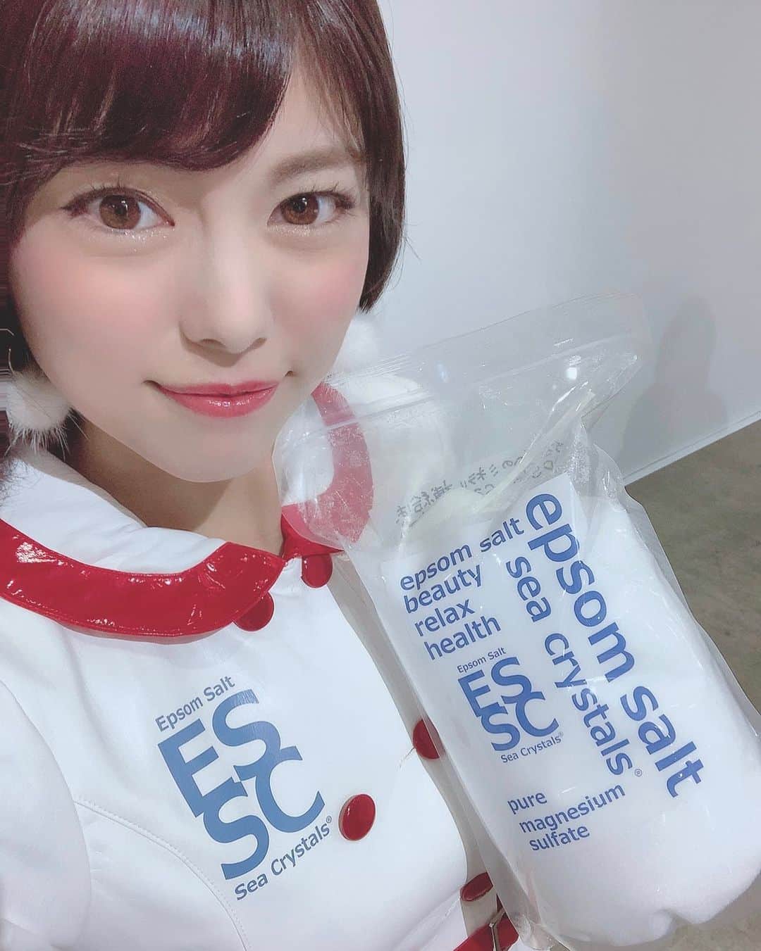 熊林保奈美のインスタグラム：「* . #東京オートサロン2020‬⁩ . ‎北11ホール ‎GENDAIブースにいます〜\( *°ω°* ) ‎エプソムソルトを イベント価格でゲットできるチャンスです！ . ‎会場いらしてる方、これからお越しになる方、 ぜひお立ち寄りください〜٩( ´◡` )( ´◡` )۶✨ . * #TAS2020 #TAS #エプソムソルト #モデル #撮影会モデル #ポートレートモデル #サロンモデル #レースクイーン #RQ #熊林保奈美 #道産子 #Japanesegirl #paddokgirls #pitgirl #instalike #selfie #맞팔 #선팔 #맞팔 #셀피」