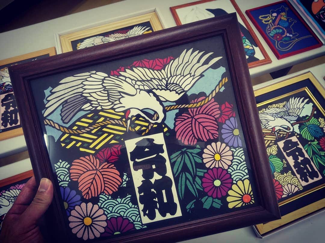 青木文明さんのインスタグラム写真 - (青木文明Instagram)「教室に通う生徒さん方の作品のほんの一部  凄いですねぇ～  #いちき串木野生涯学習講座 #生涯学習 #講座 #教室 #講師 #青木文明 ーーーーーーーーーーーーーーーーーーーーーー #Atelier武蒼（アトリエムソウ） #切絵師 #切り絵 #作家 #男 #日本 #九州 #鹿児島 #いちき串木野 #アトリエ  #祝 #記念 #贈り物  #design #art #美術 #和 #和柄 #和装 #和紙 #手仕事  #日本 #japan」1月10日 15時20分 - musou23