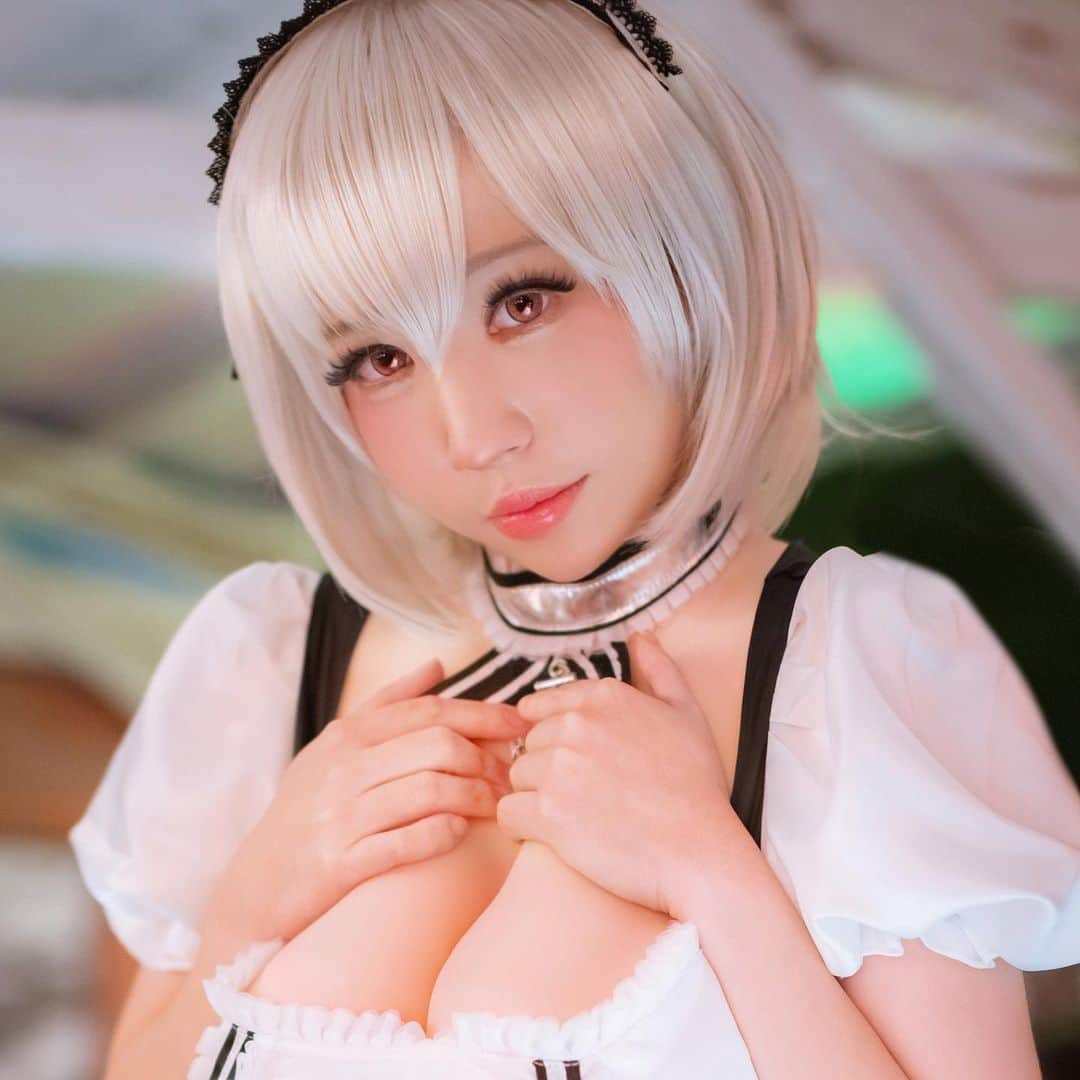 千尋のインスタグラム：「今晚9點開放預購喔////（露天/表單） 千尋FF35 新刊寫真 碧藍航線 天狼星&愛宕  #碧藍航線 #天狼星 #アズールレーン  #AzurLane #Azurlanecosplay #sirius #siriuscosplay #cosplaygirls #taiwanesegirl」