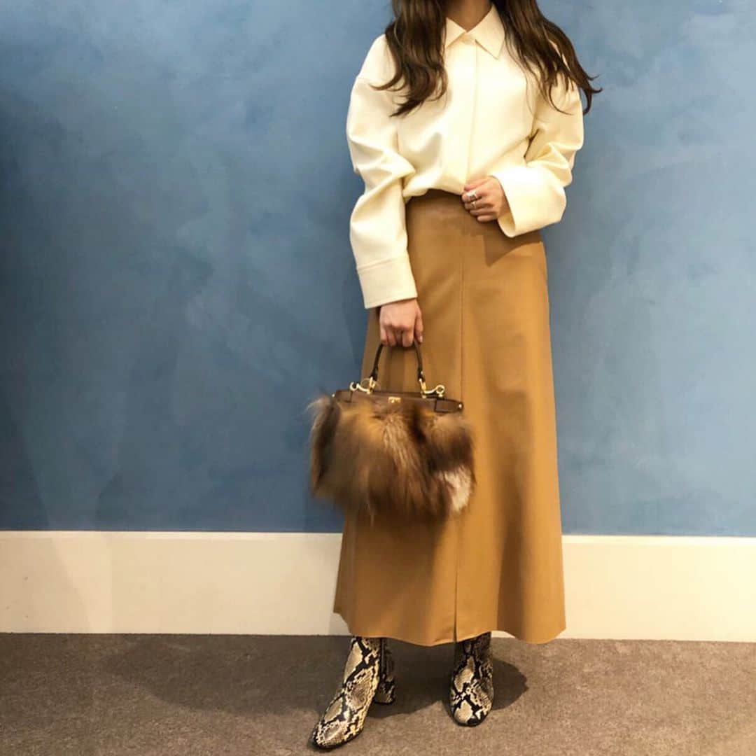 のインスタグラム：「. BROWN🧸. . お買い得な春にも使えるアイテムまだまだご用意ございます🛍 . #demiluxebeams #BEAMS #19fw」