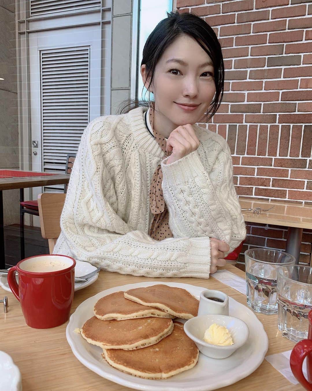 森貴美子さんのインスタグラム写真 - (森貴美子Instagram)「オリジナルパンケーキ🥞❤️ 友達と旅行の計画ブランチでした〜〜😋 ・ ・ ・ ⛱⛱⛱ ・ ・ ・ #友達と #ブランチ #オリジナルパンケーキ #originalpancakehouse  #🥞 #旅行 #計画中」1月10日 15時46分 - morikimi_morikimi